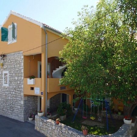 נין Apartments Stosa מראה חיצוני תמונה