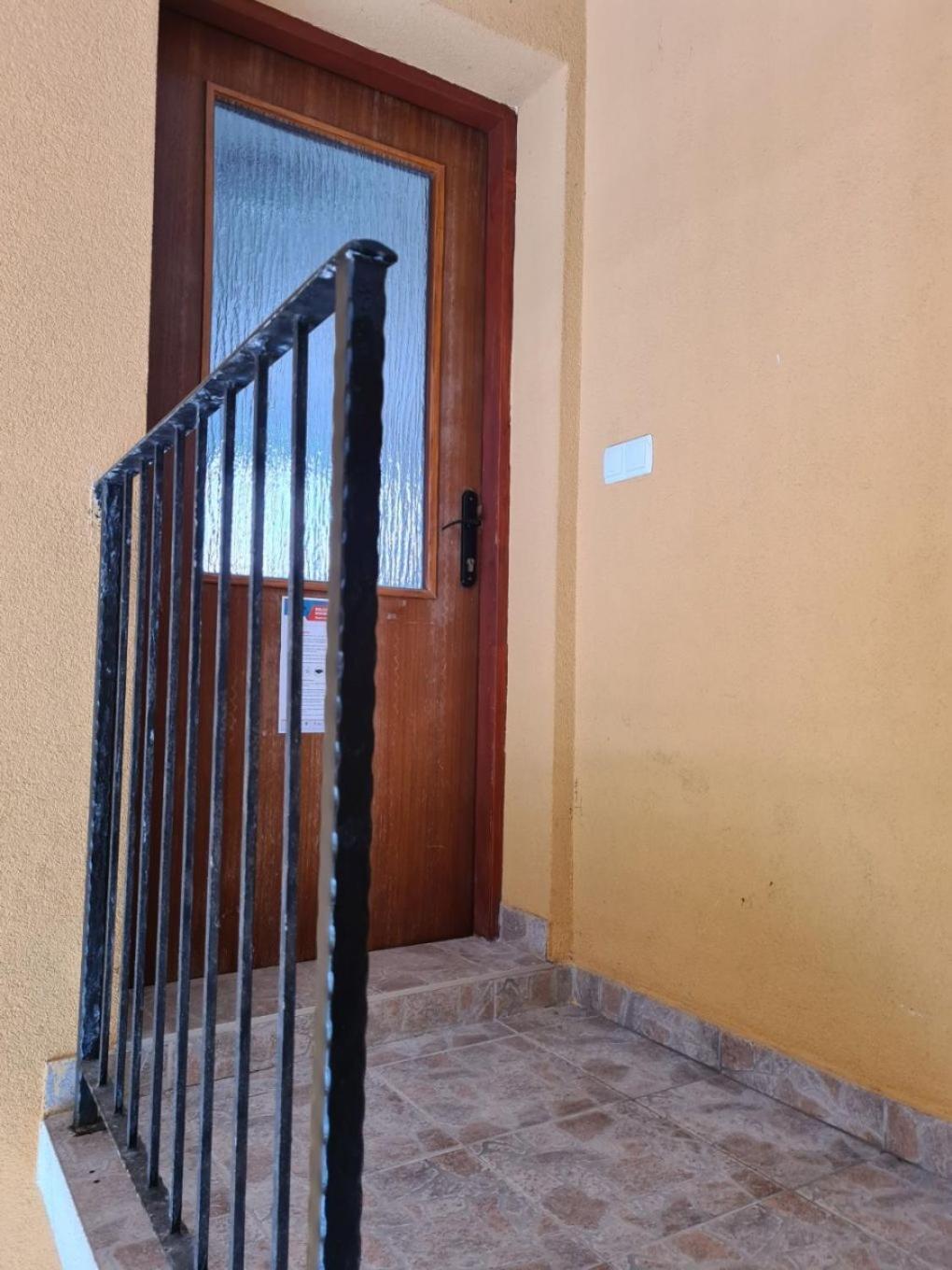 נין Apartments Stosa מראה חיצוני תמונה
