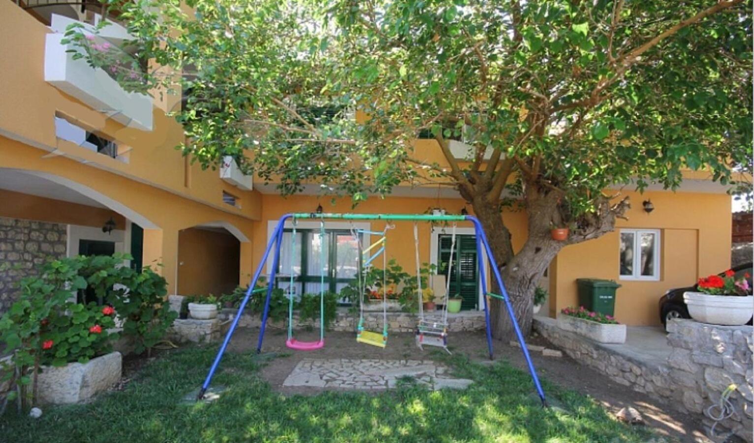 נין Apartments Stosa מראה חיצוני תמונה